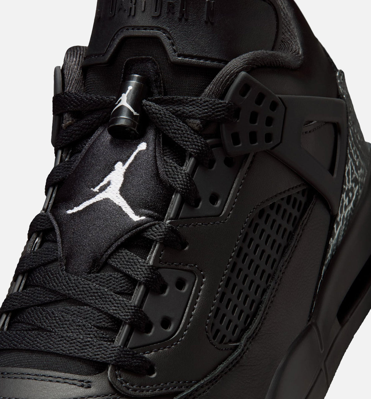 Spizike Low Men's Basketball Shoes - Black & Metallic Silver