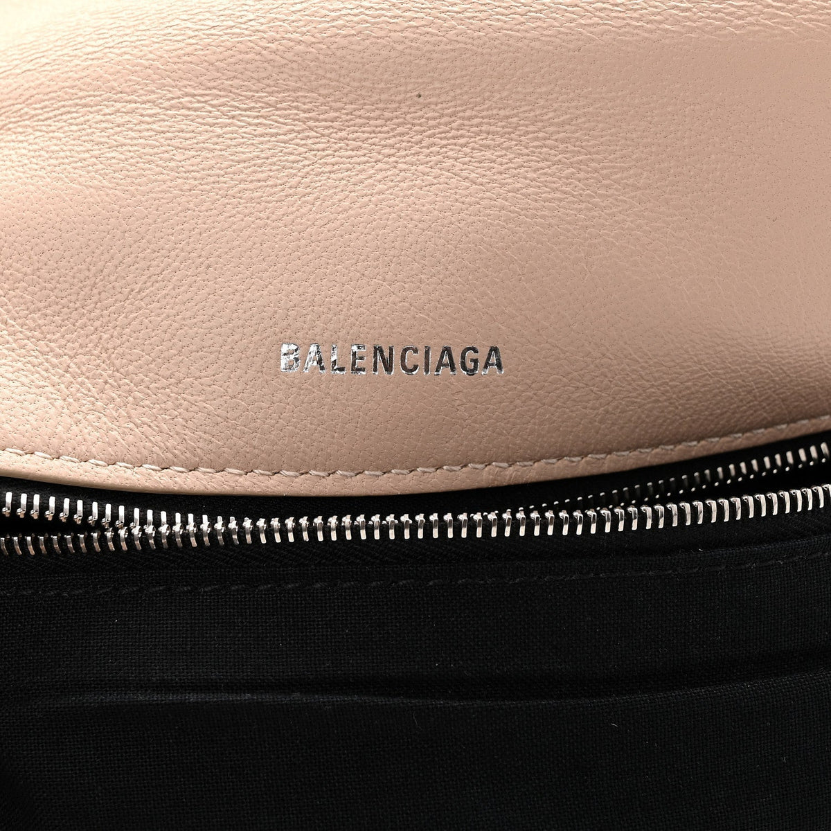 Nappa Calfskin Quilted Touch B Puffy Clutch Light Beige