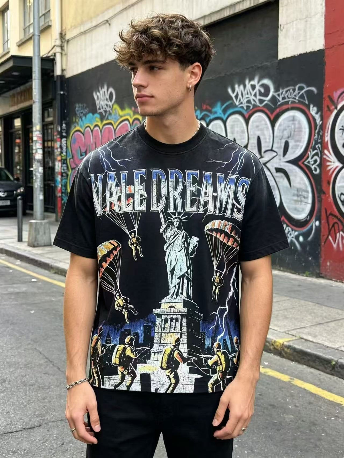 VALLEY Statue of Liberty Parachute Graphic T-Shirt
