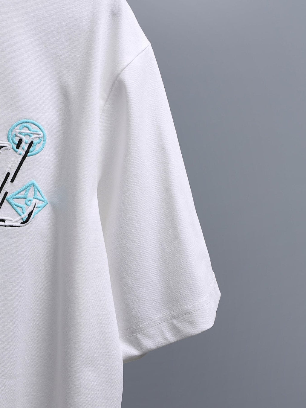 Louis Vuitton*LV White Embroidered Graphic T-Shirt