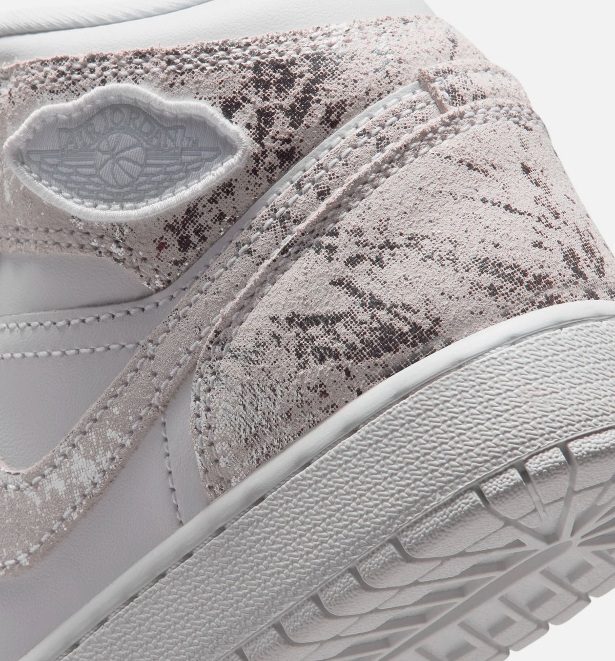Air Jordan 1 Mid SE Grade School Shoes – White / Field Silver