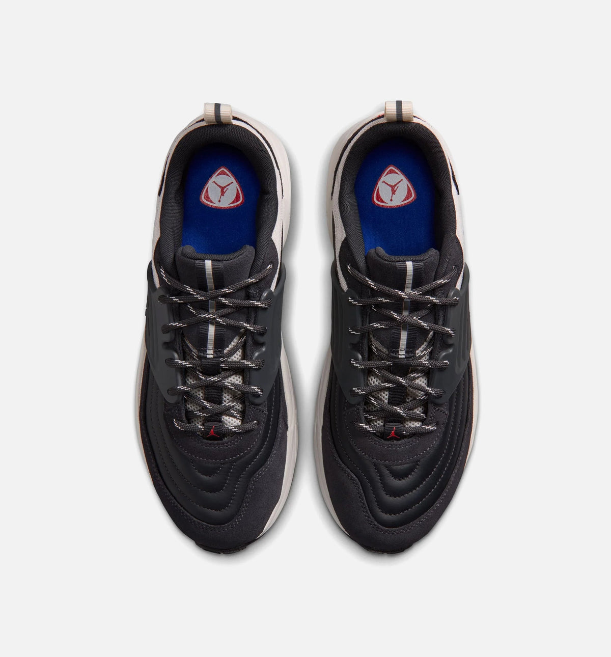 Trunner OS SE Men's Lifestyle Shoes - Off Noir & University Red