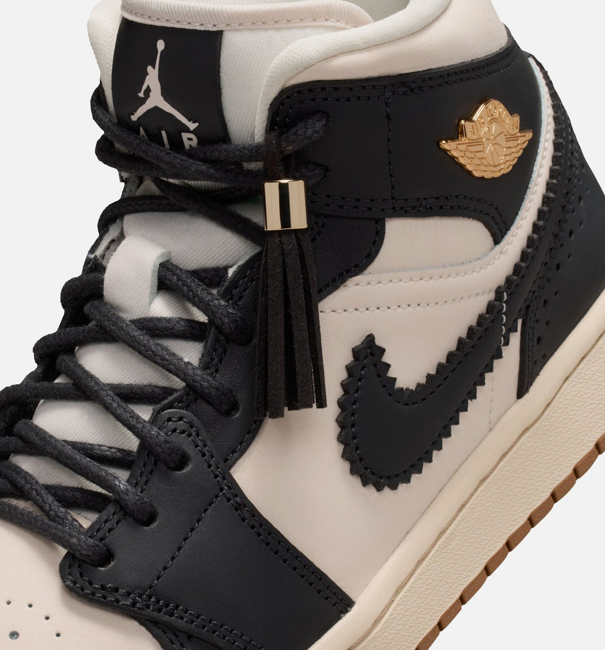 Air Jordan 1 Mid SE Women's Shoes – Off-Noir / Chalk / Pearl White