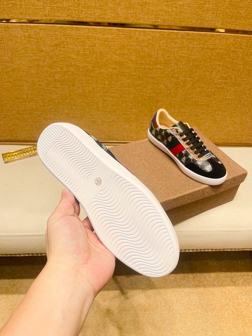Black Multicolor Pattern Low-Top Sneakers
