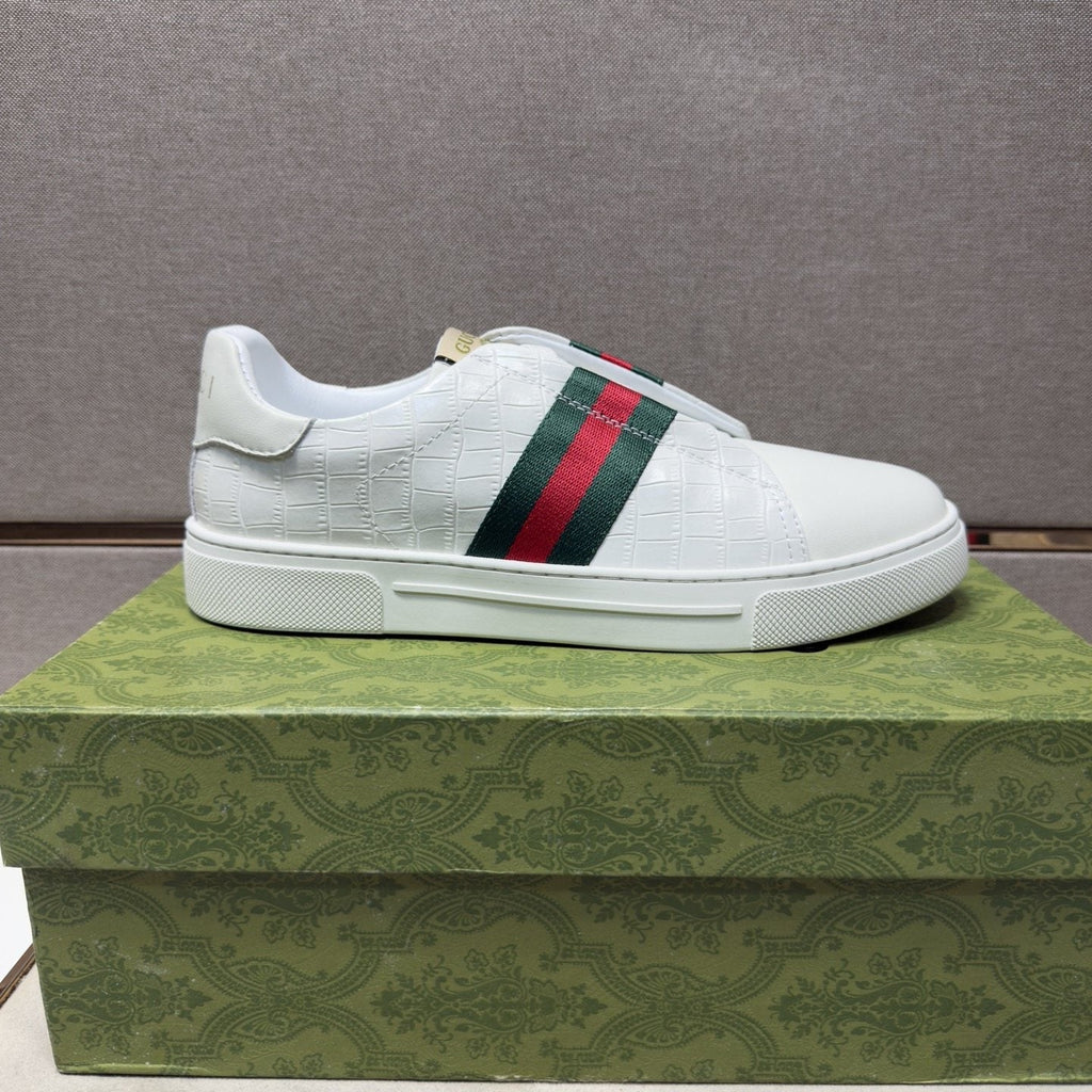 Gucci Green and Red Stripe Low-Top Sneakers