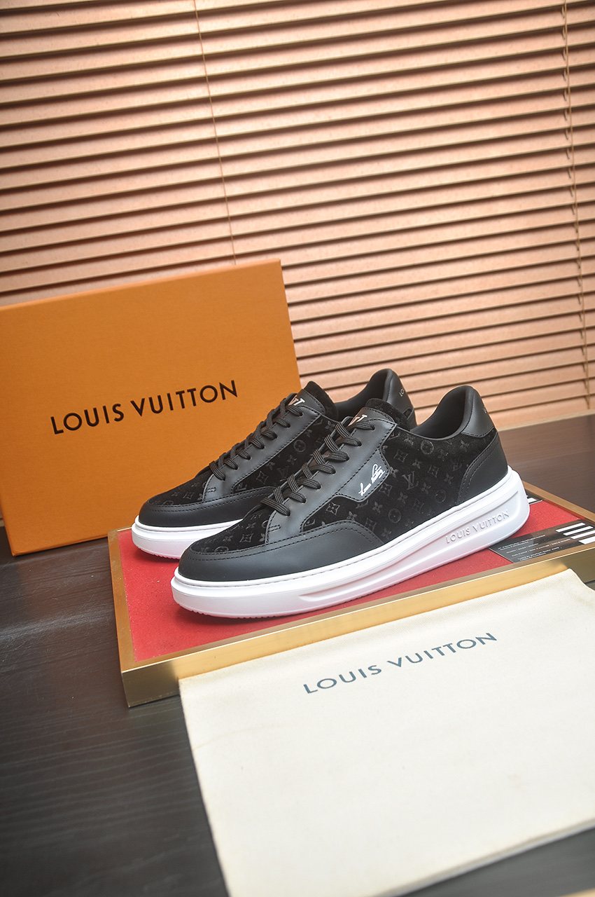 Louis Vuitton Textured Low-Top Sneakers