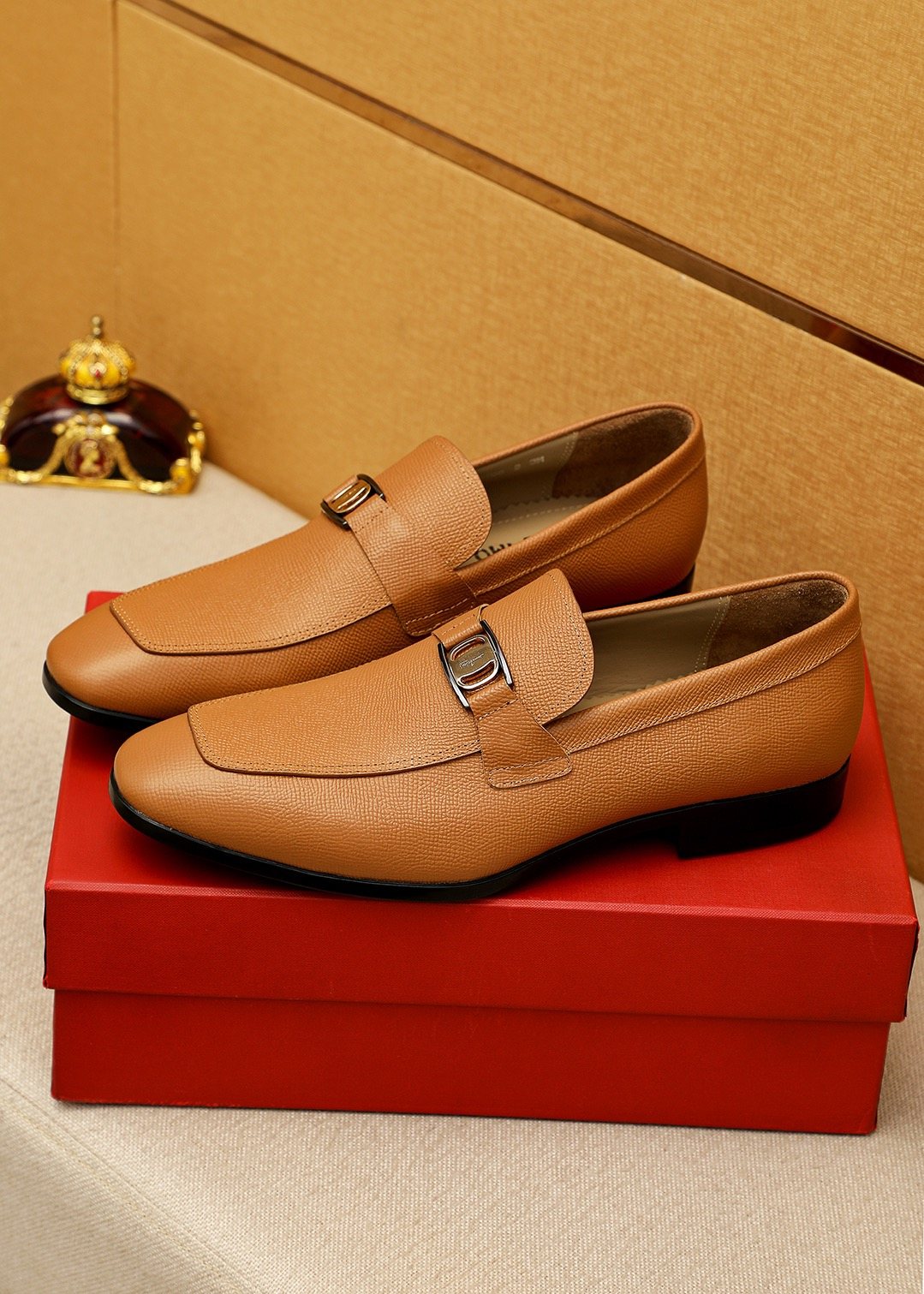 Ferragamo Men's Textured Buckle Loafers