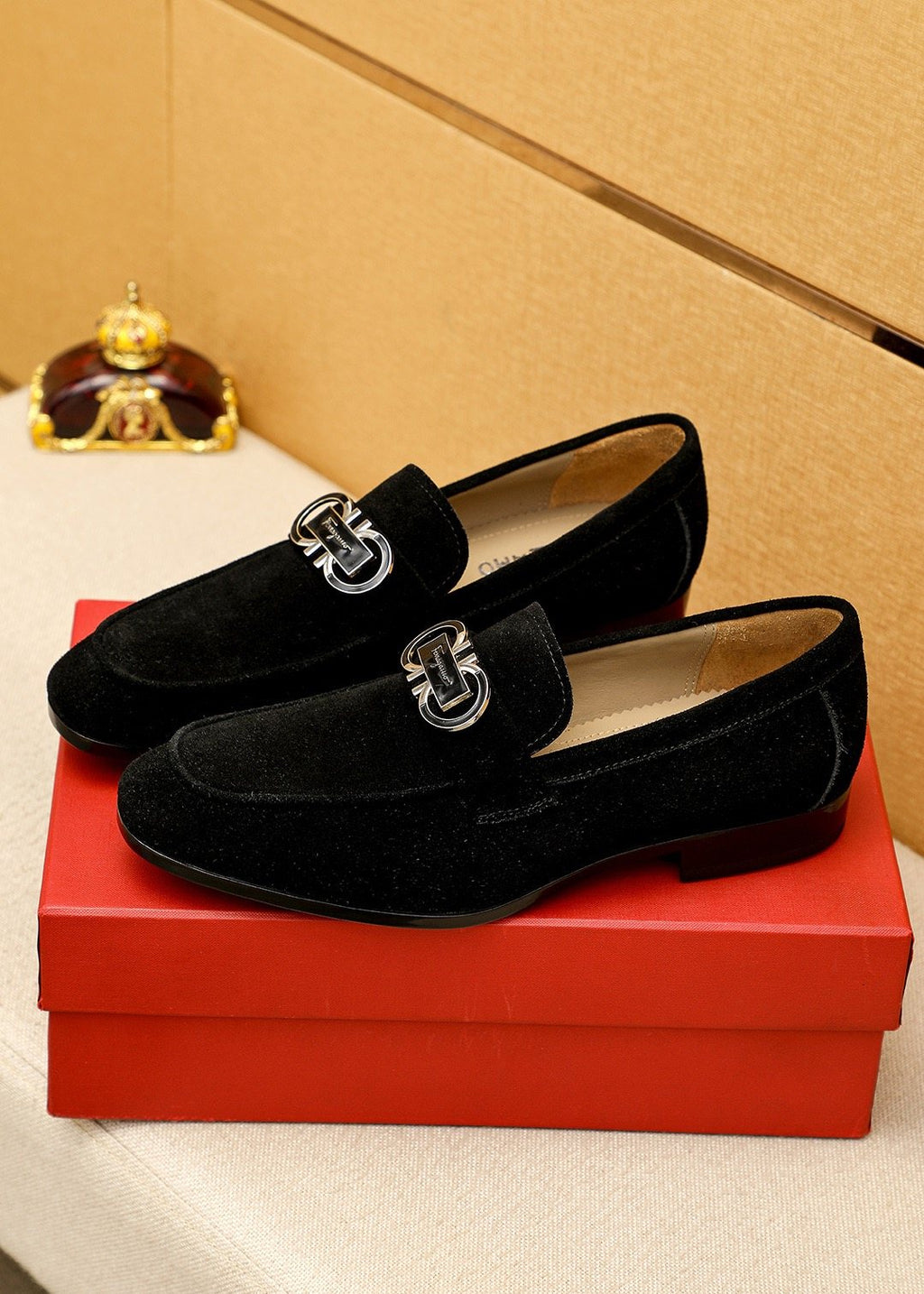 Ferragamo Men's Textured Buckle Loafers